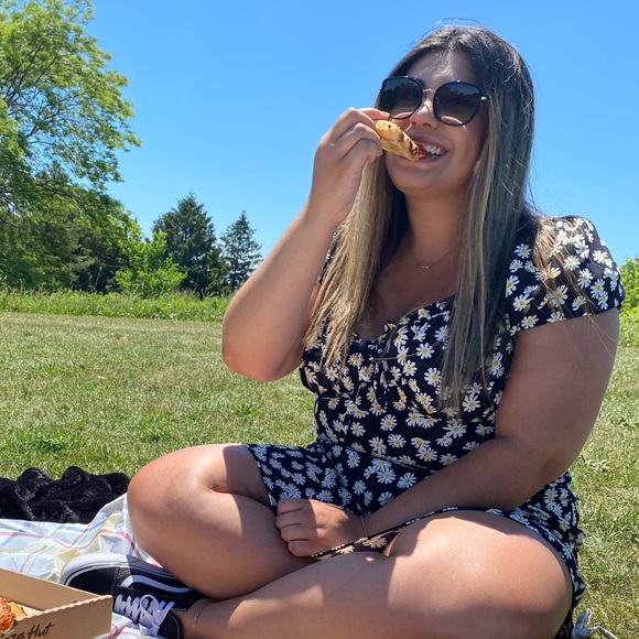 Meet your Posher, Chloe - Picture 2 of 2